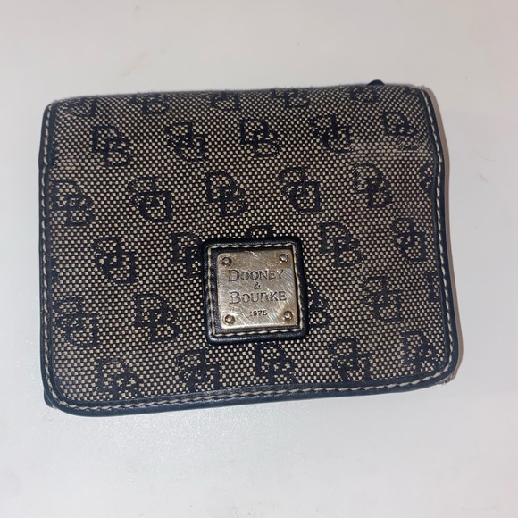 Dooney & Bourke signature trifold wallet - Picture 2 of 2